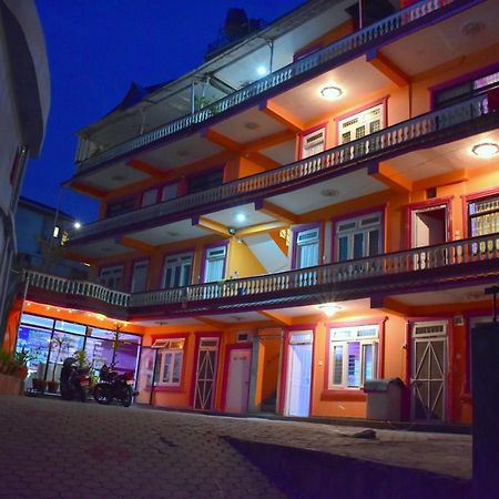 Hotel Santana Покхара Экстерьер фото