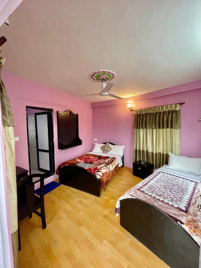 Hotel Santana Покхара Экстерьер фото