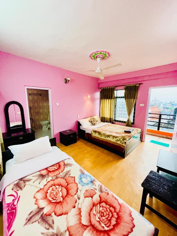 Hotel Santana Покхара Экстерьер фото