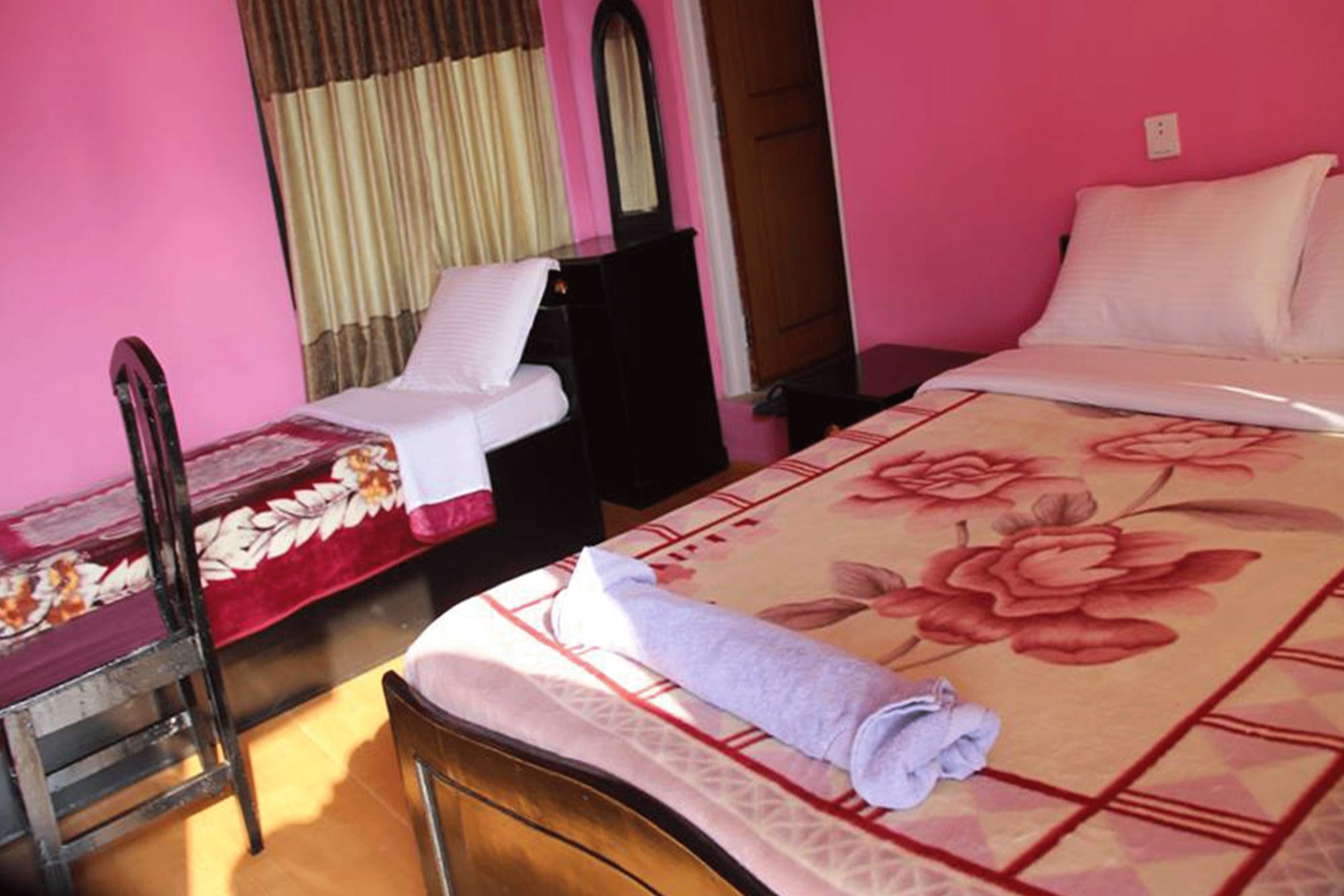 Hotel Santana Покхара Экстерьер фото
