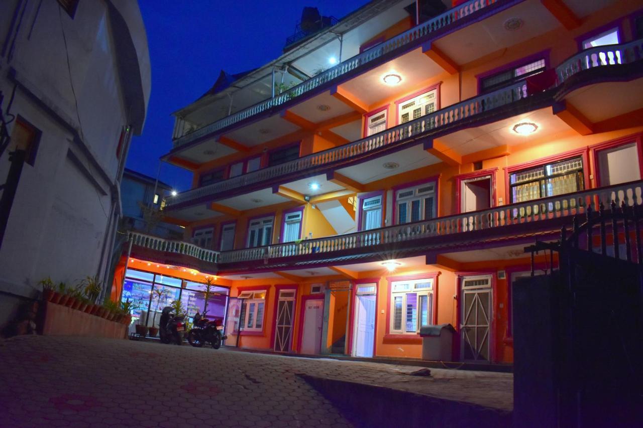 Hotel Santana Покхара Экстерьер фото