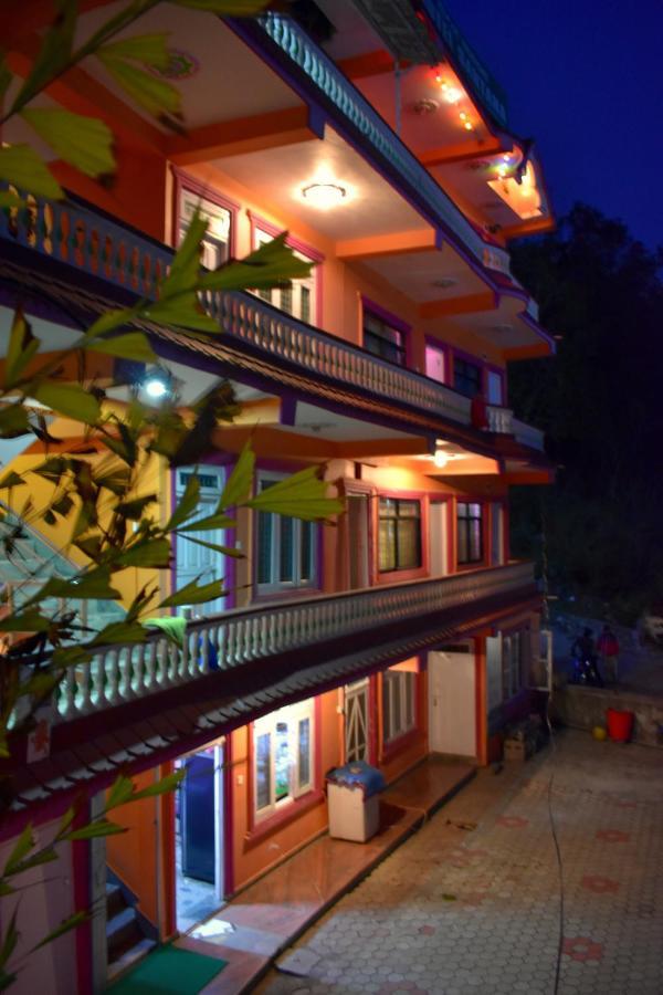 Hotel Santana Покхара Экстерьер фото